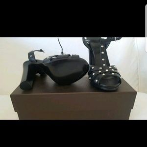 Meet your Posher, Mia